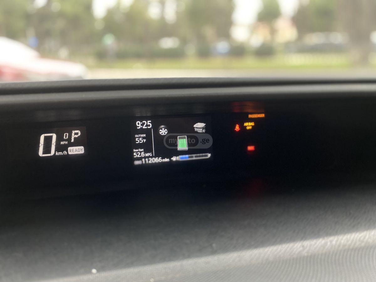 Toyota Prius C - фото 14