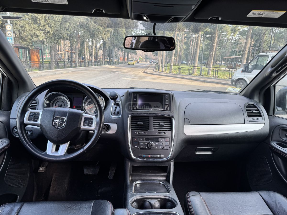 Dodge Caravan - фото 7