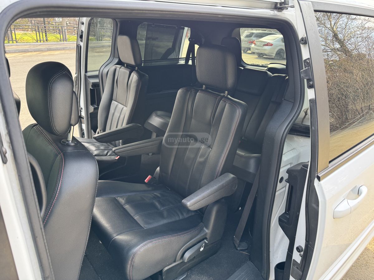 Dodge Caravan - фото 8