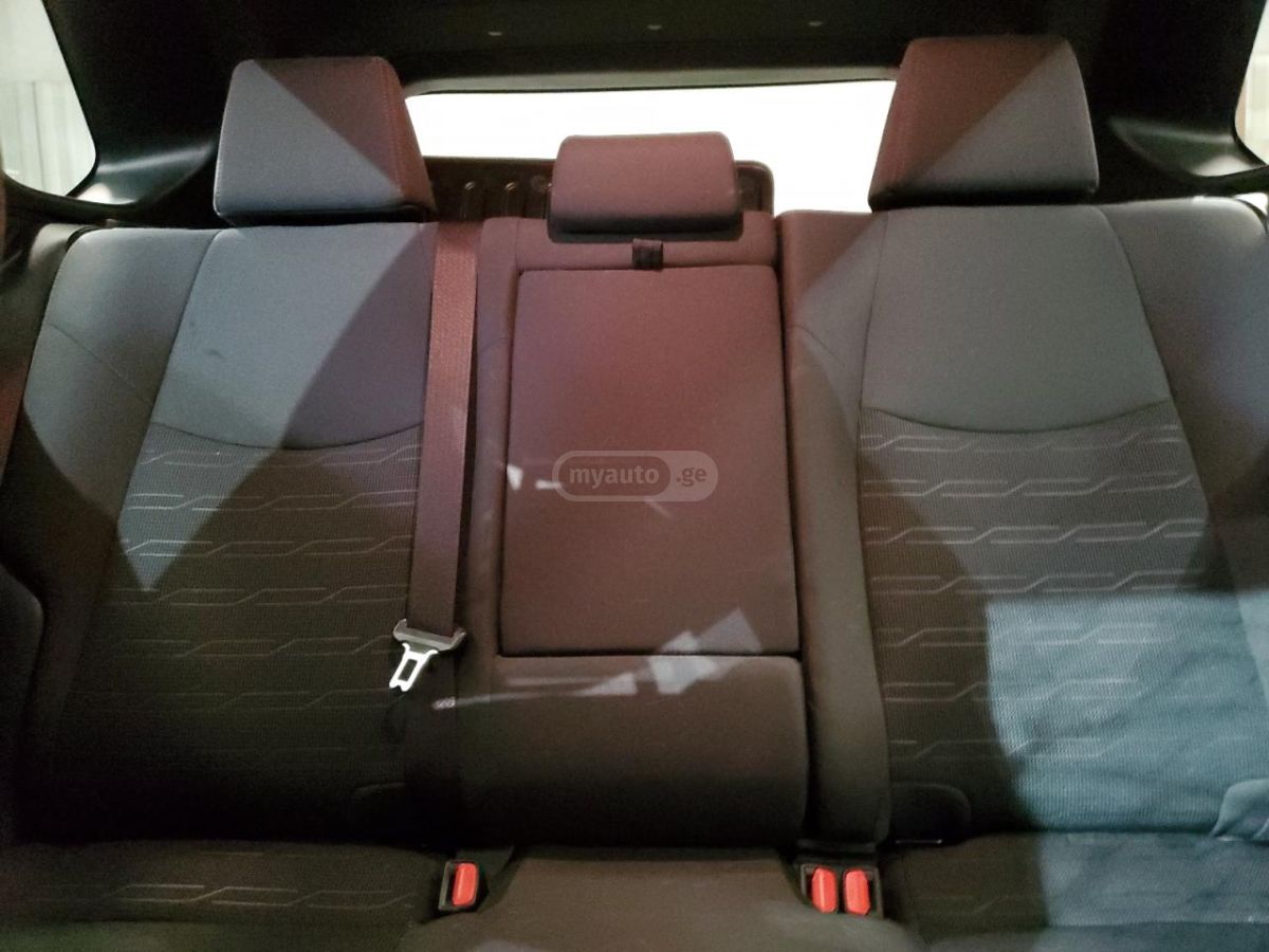 Toyota RAV 4 - фото 10