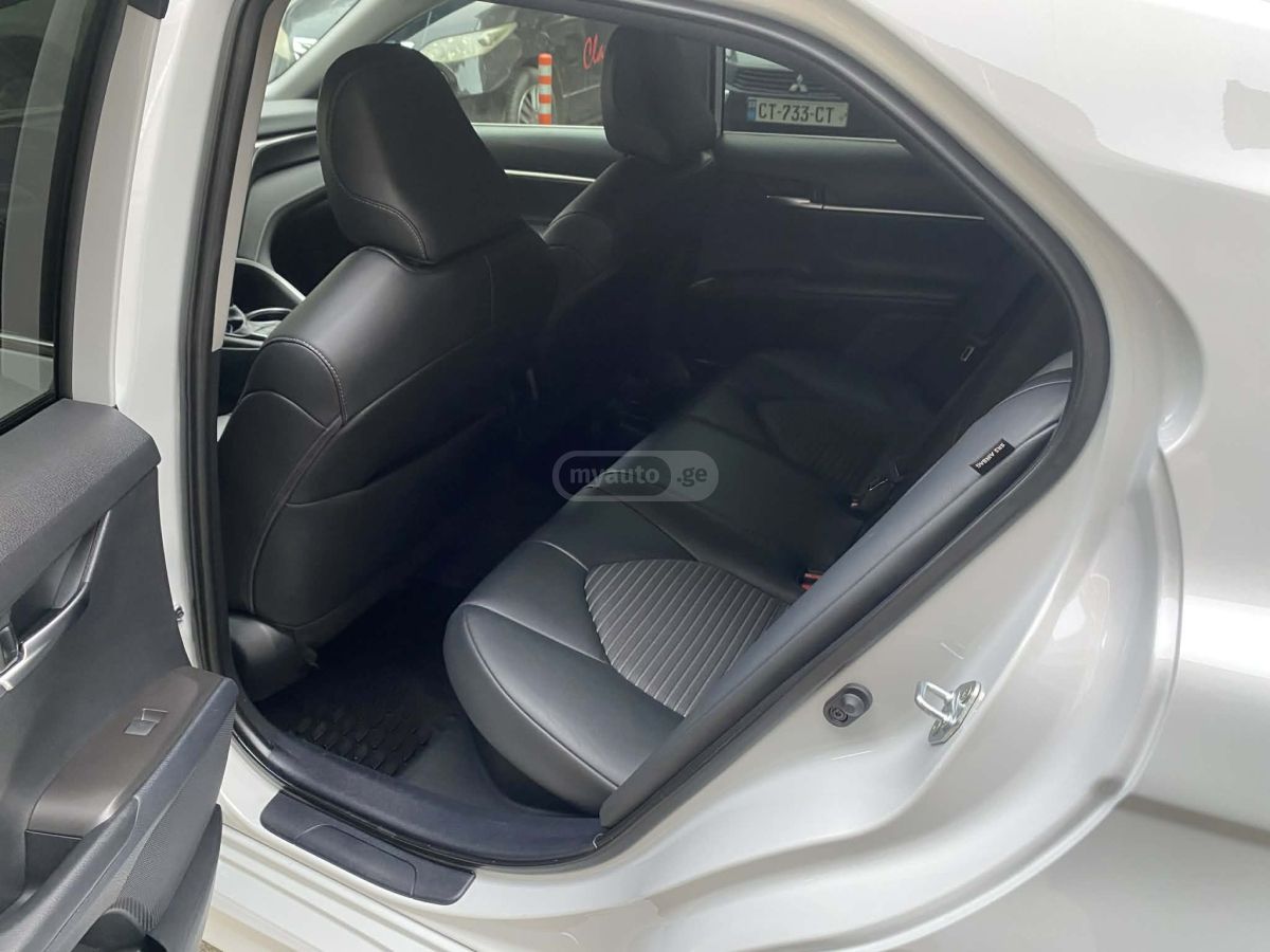 Toyota Camry - фото 11