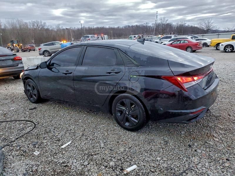 Hyundai Elantra - фото 2