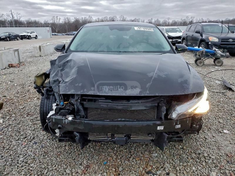 Hyundai Elantra - фото 5