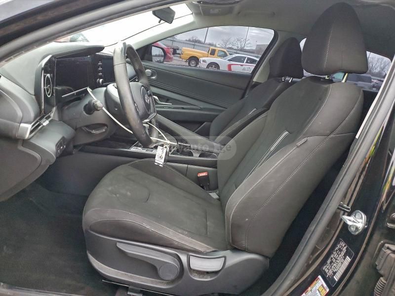 Hyundai Elantra - фото 7