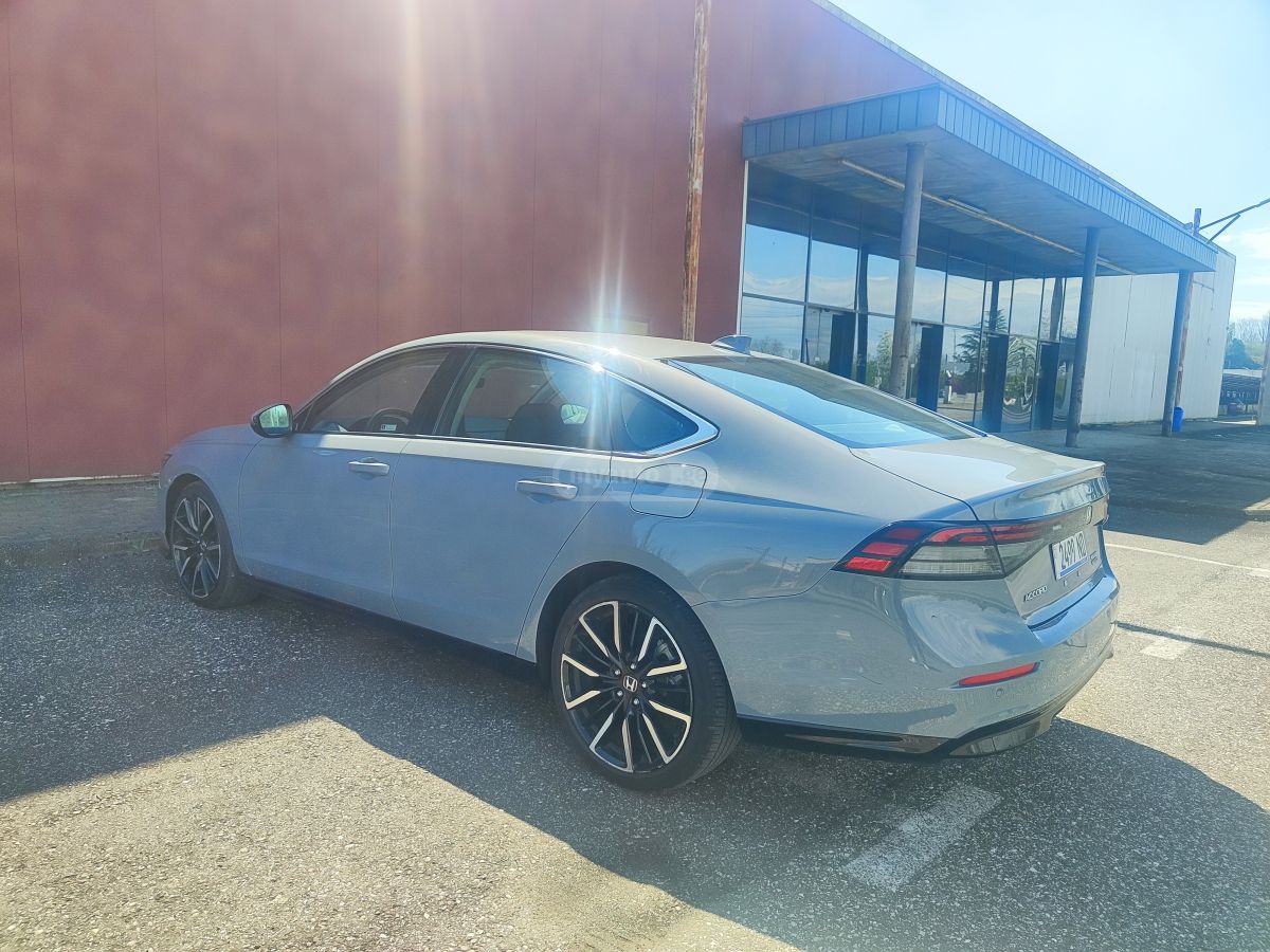 Honda Accord - фото 8