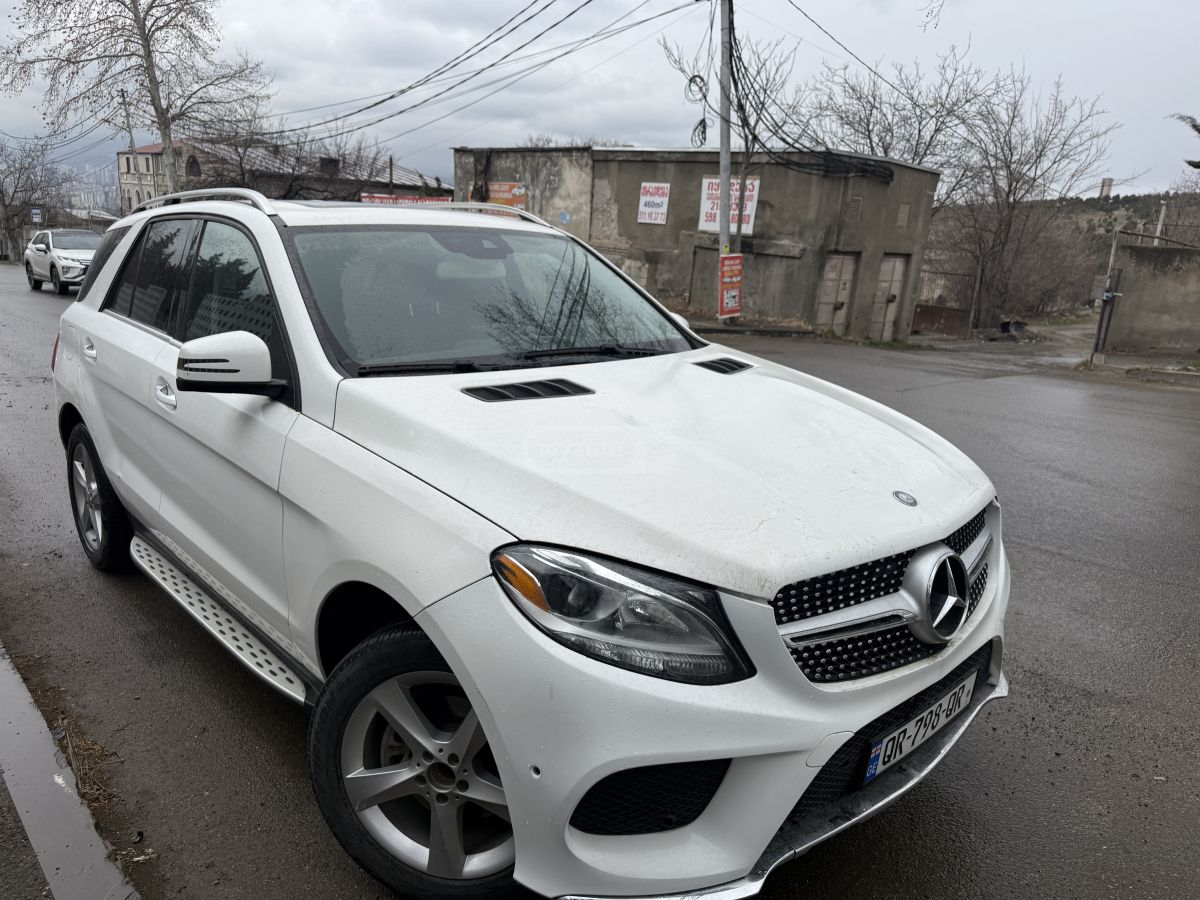 Mercedes-Benz GLE 350 - фото 1