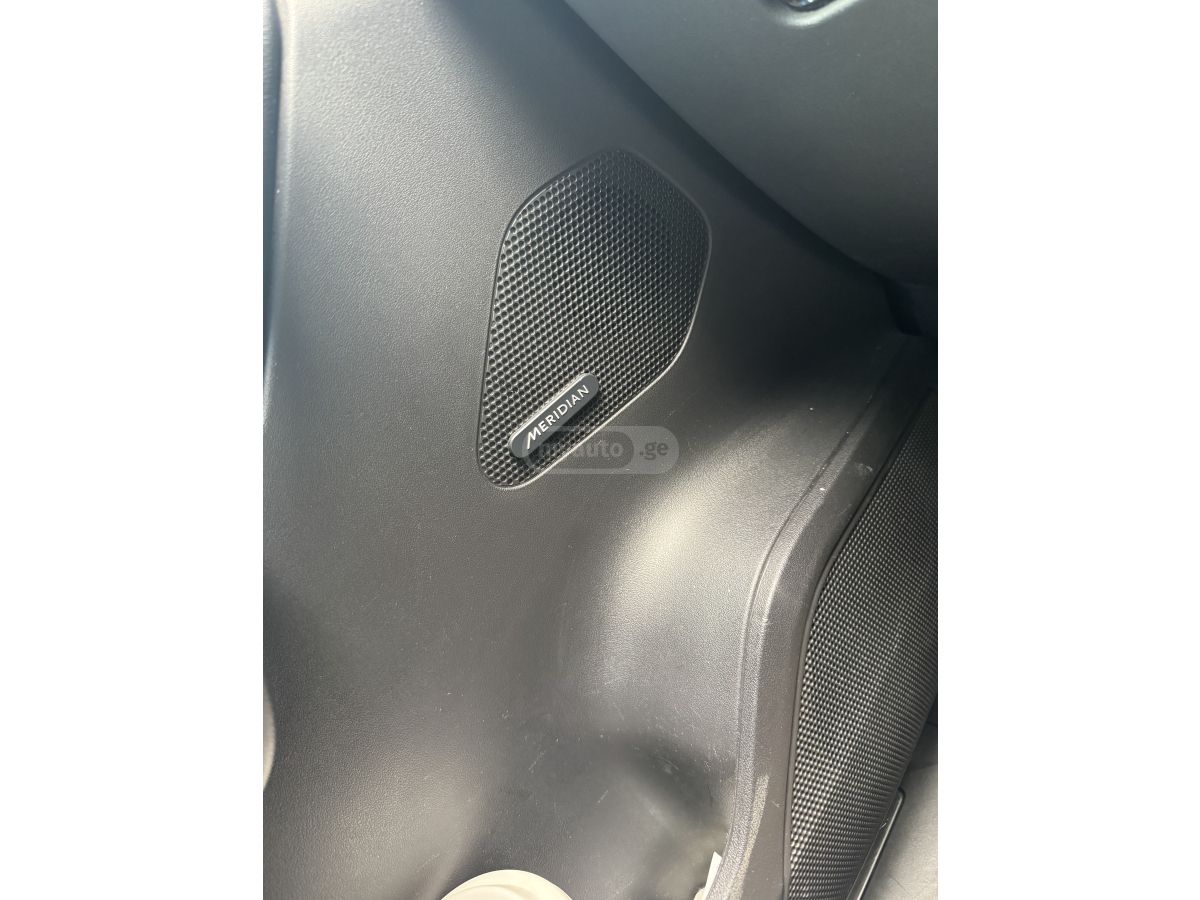 Jaguar F-Pace - фото 4