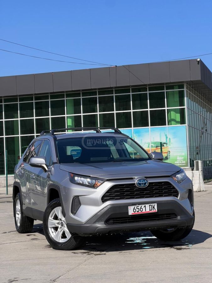 Toyota RAV 4 - фото 1