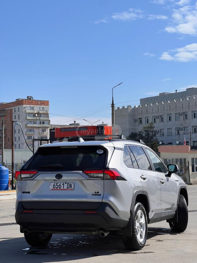 Toyota RAV 4 - фото 2