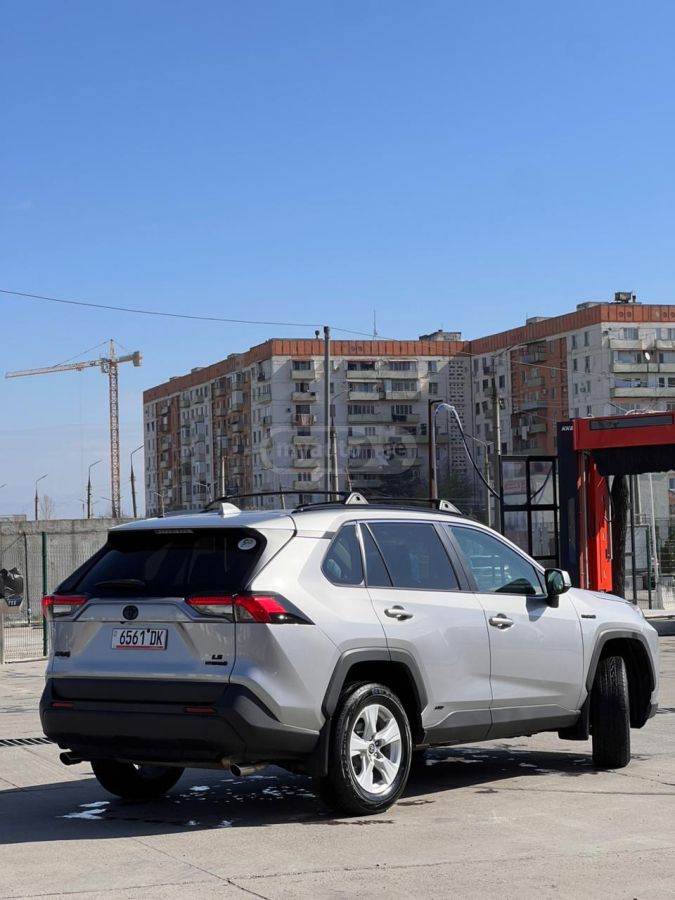 Toyota RAV 4 - фото 3