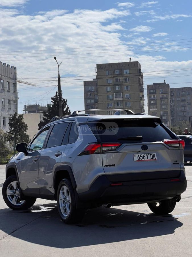 Toyota RAV 4 - фото 5