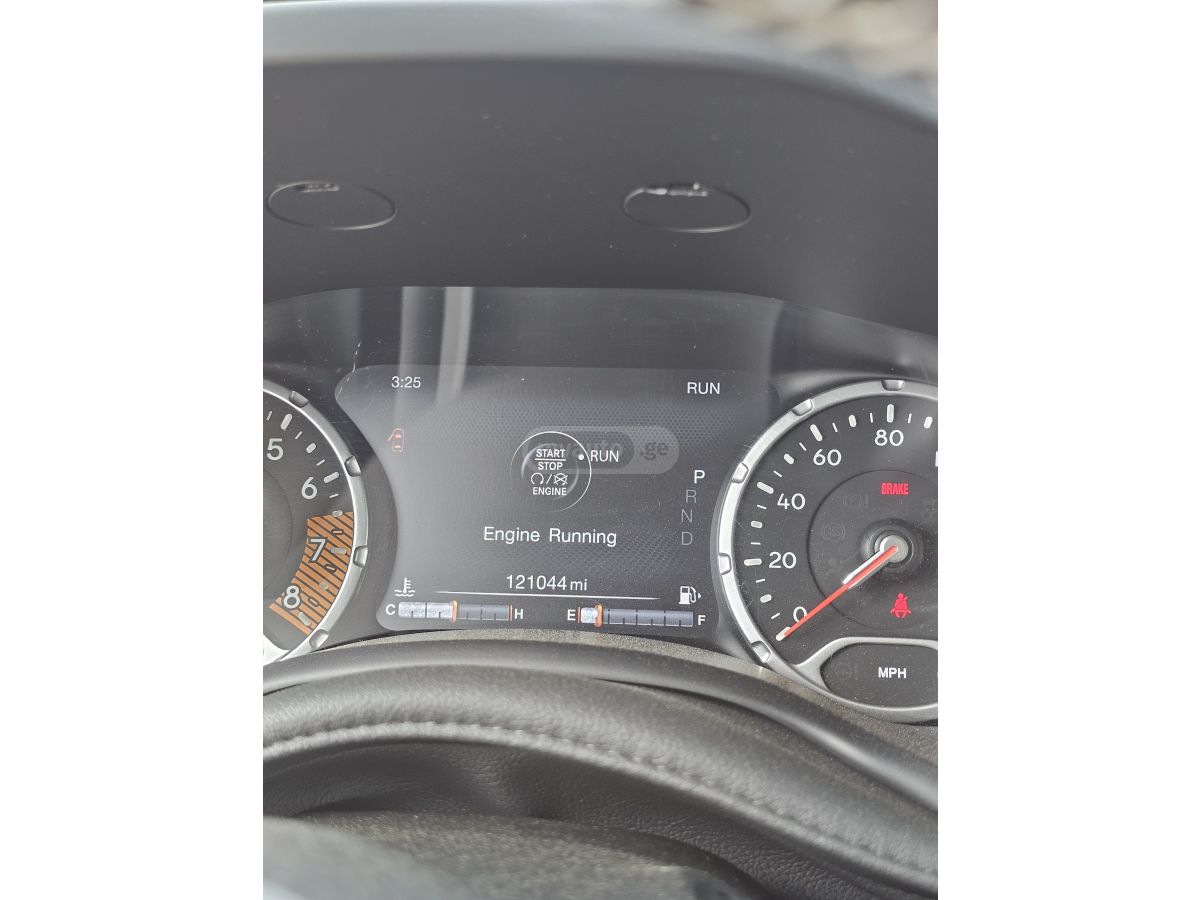 Jeep Renegade - фото 11