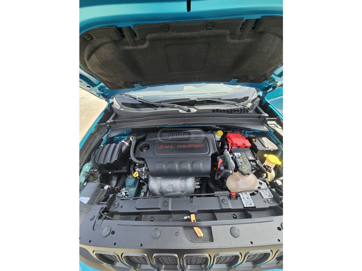 Jeep Renegade - фото 13