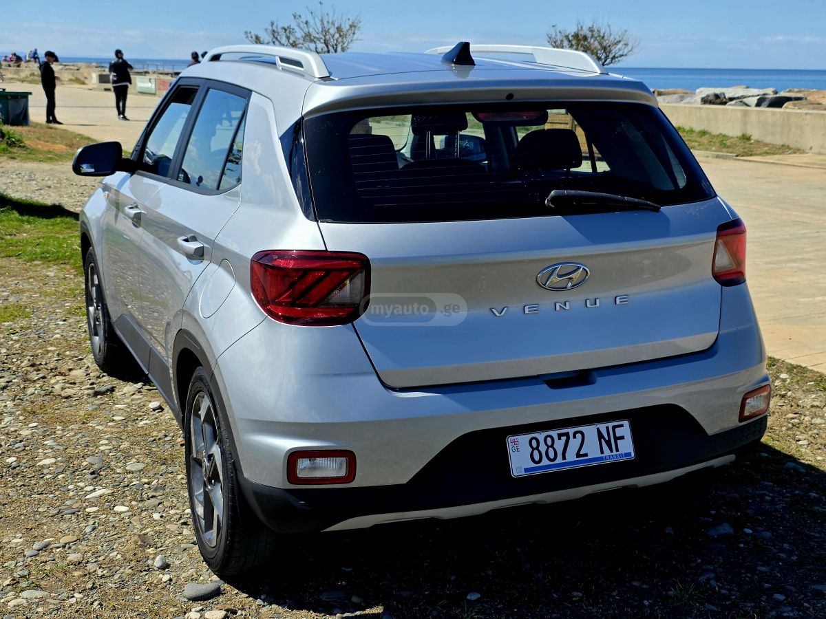 Hyundai venue - фото 7