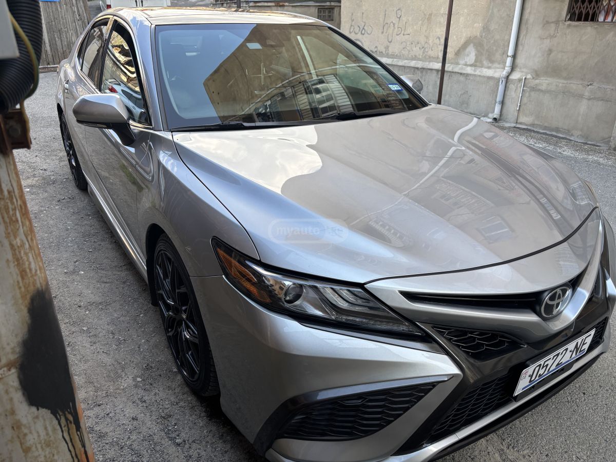 Toyota Camry - фото 3