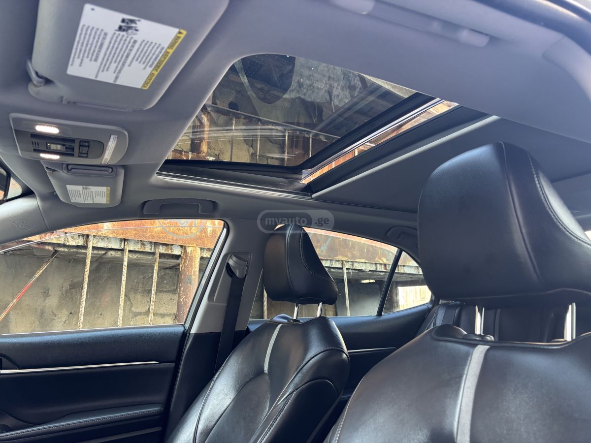 Toyota Camry - фото 8