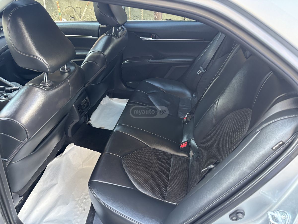 Toyota Camry - фото 9