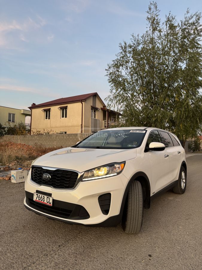 Kia Sorento - фото 3