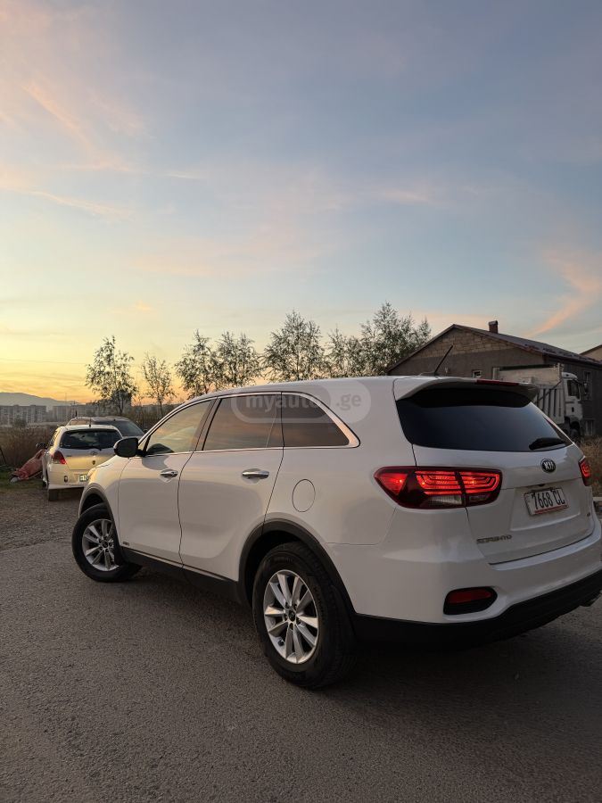 Kia Sorento - фото 4