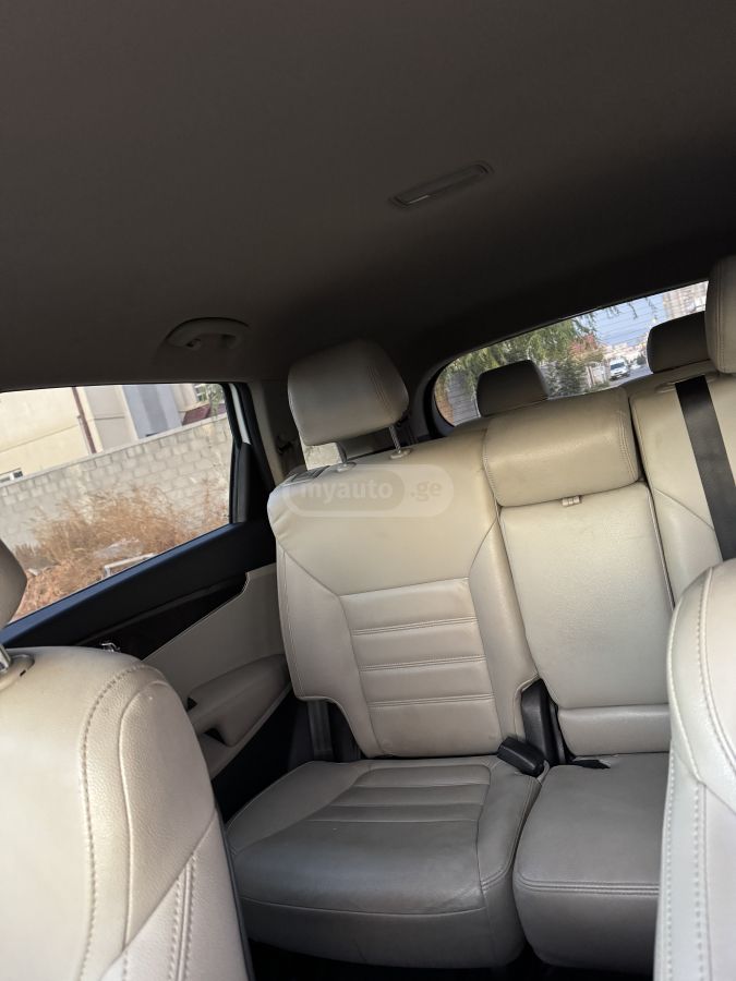 Kia Sorento - фото 7