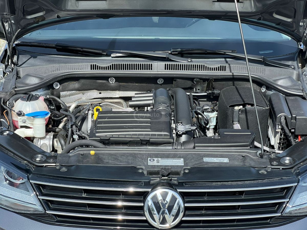 Volkswagen Jetta - фото 11