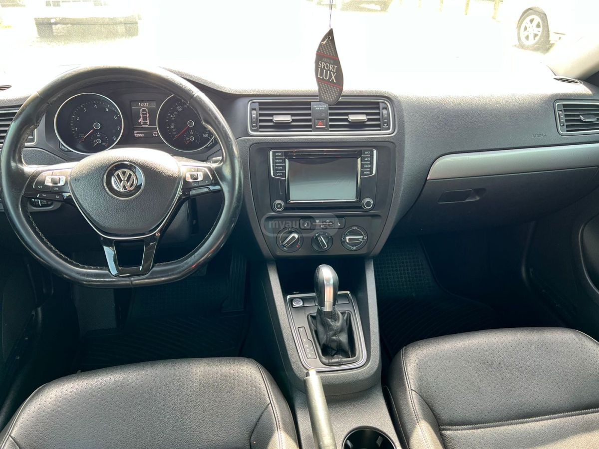 Volkswagen Jetta - фото 12