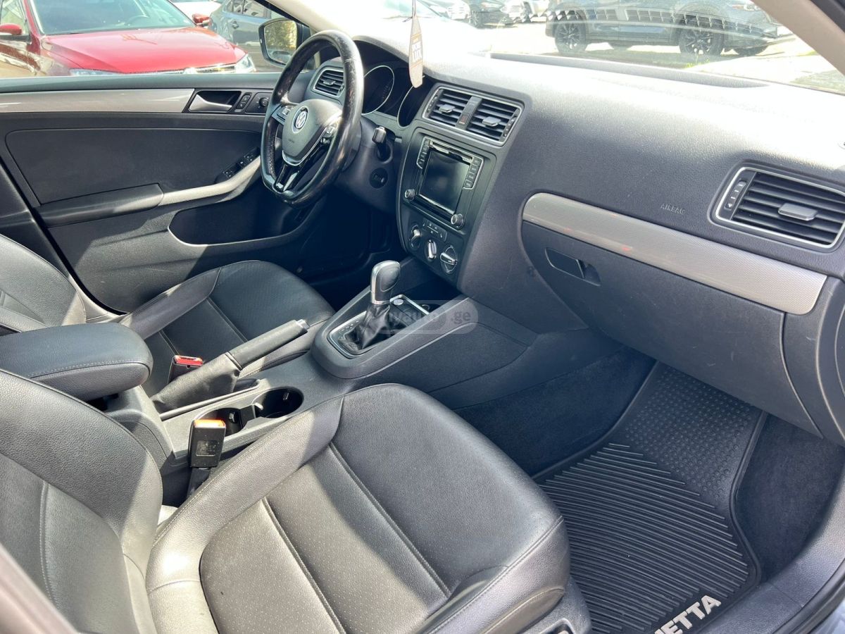 Volkswagen Jetta - фото 14