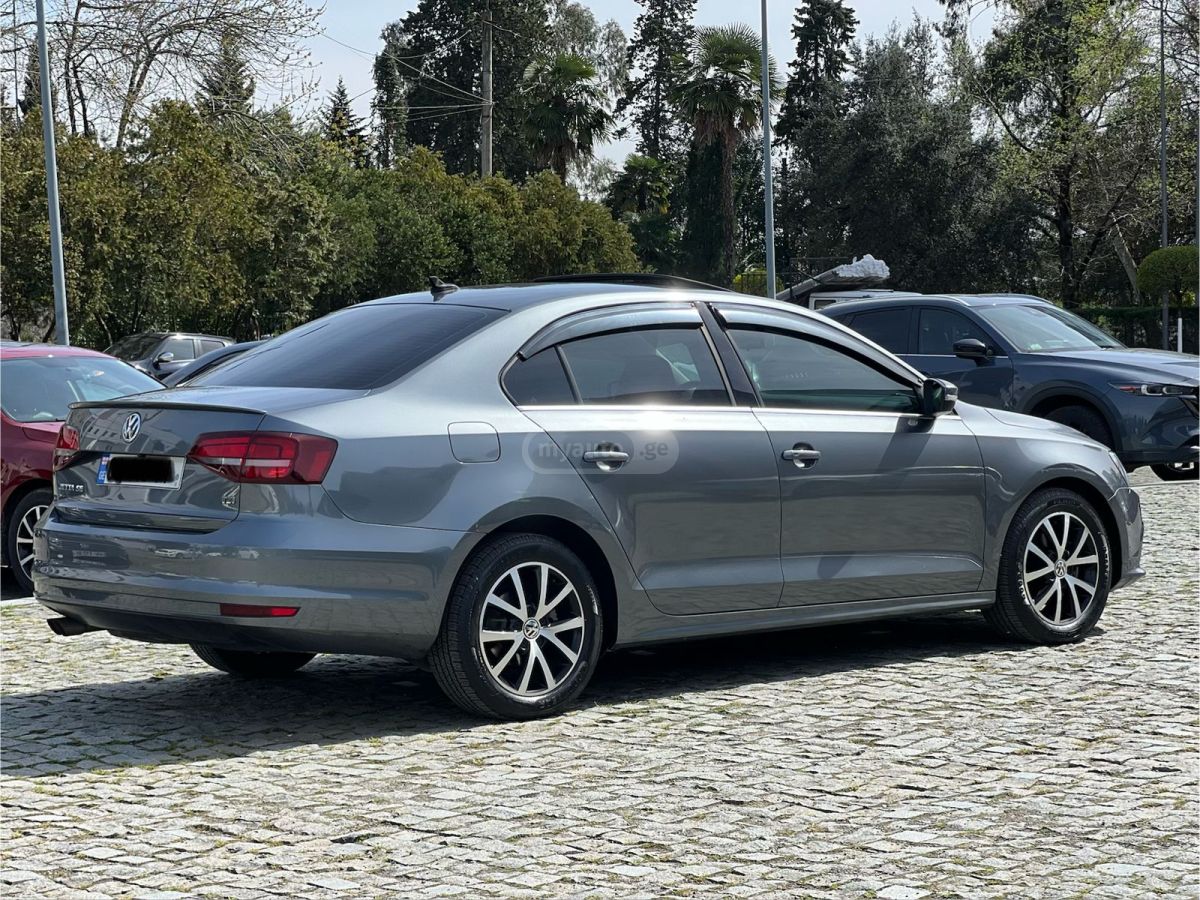 Volkswagen Jetta - фото 6