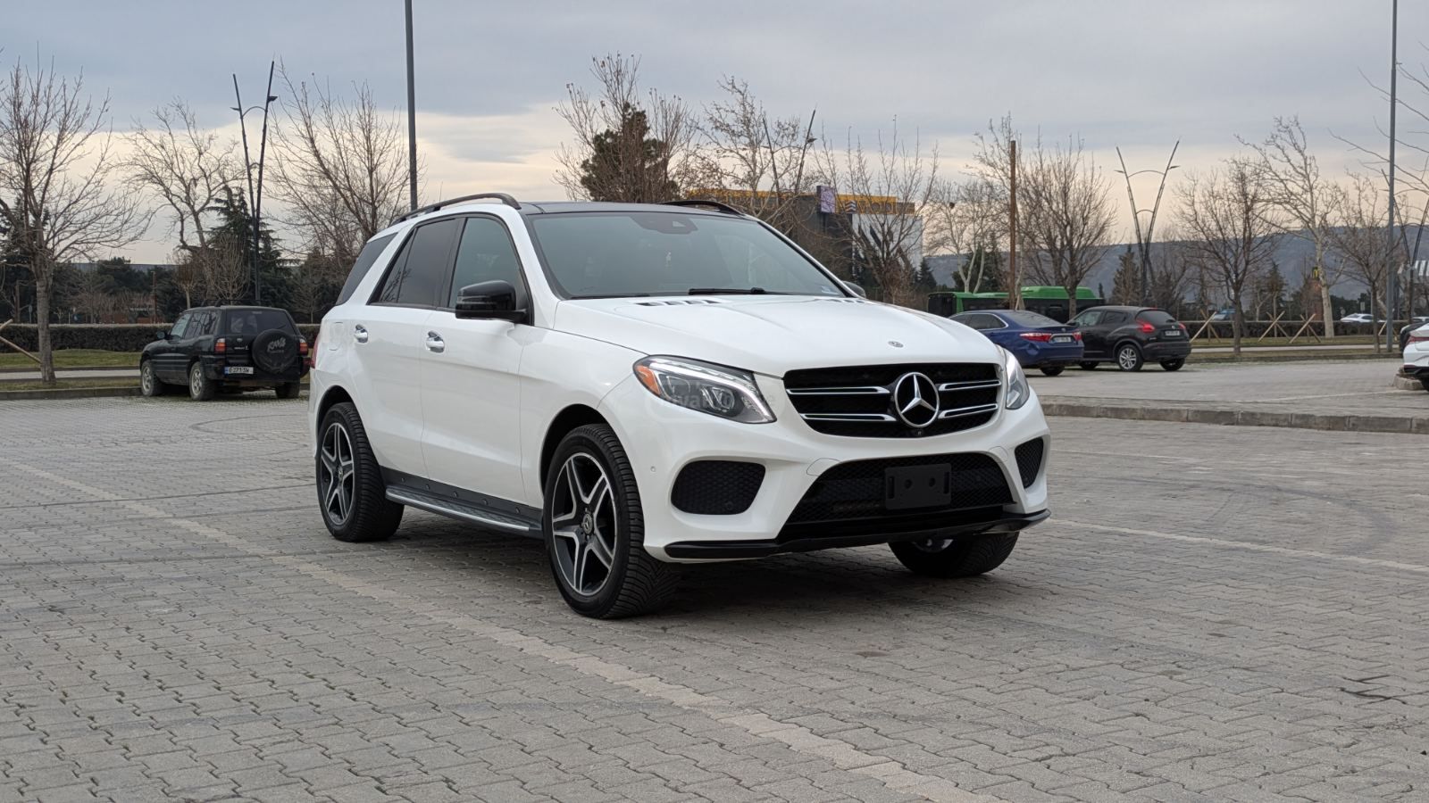 Mercedes-Benz GLE 400 - фото 1