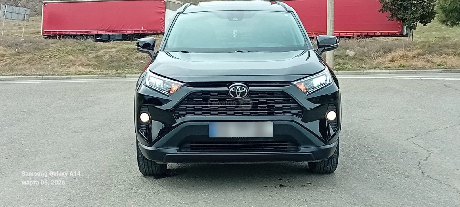 Toyota RAV 4 - фото 1