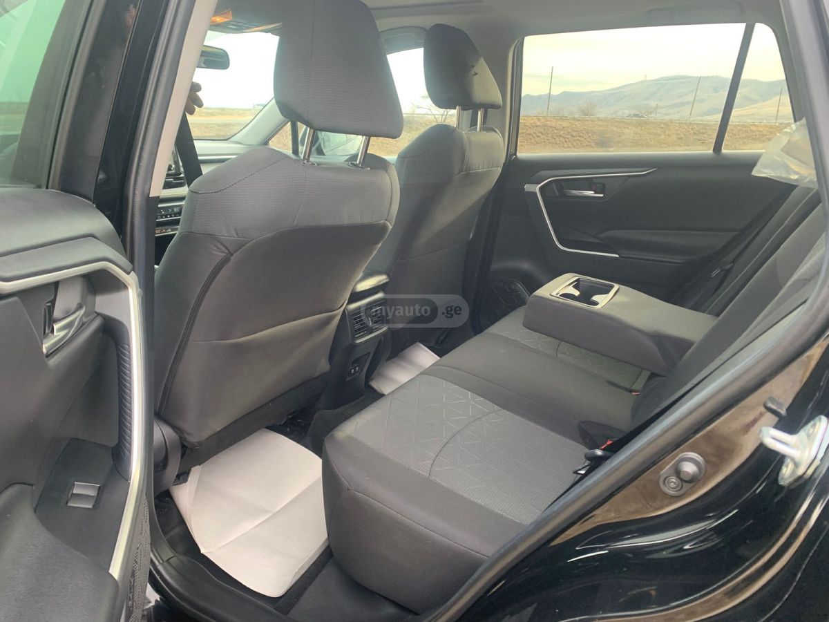 Toyota RAV 4 - фото 12