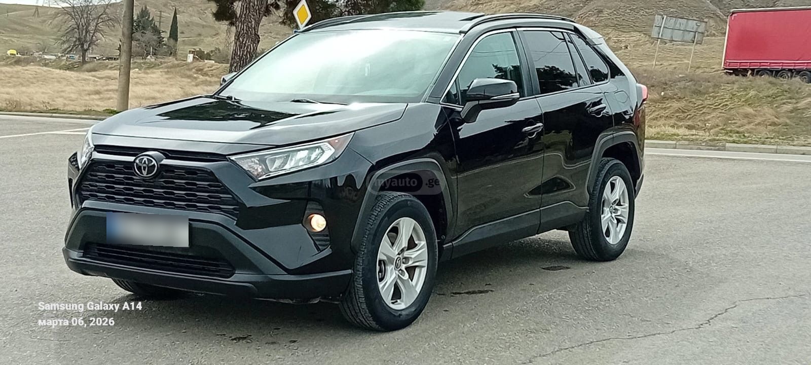 Toyota RAV 4 - фото 2