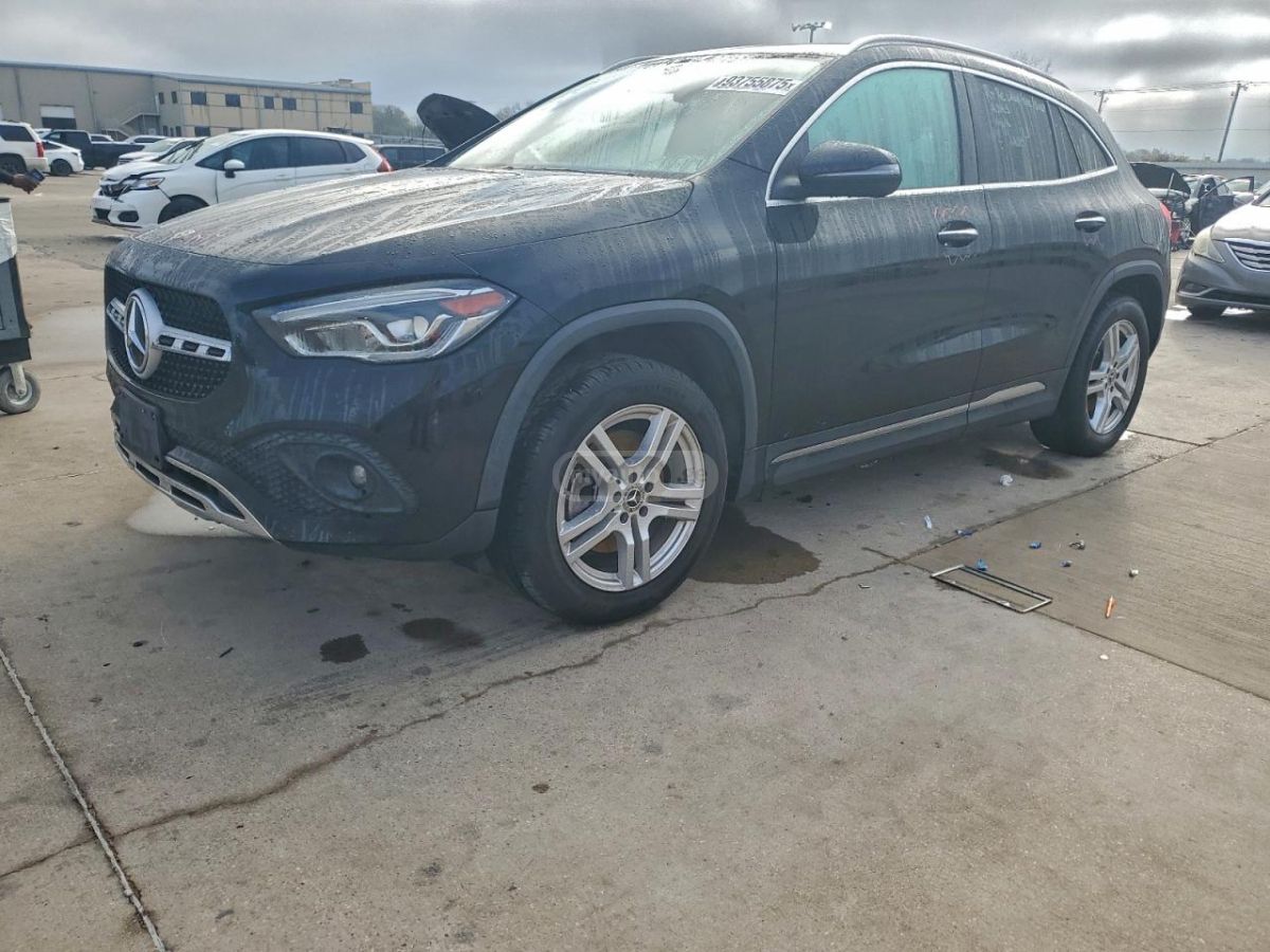 Mercedes-Benz GLA 250 - фото 1