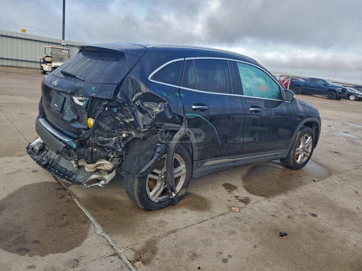 Mercedes-Benz GLA 250 - фото 3