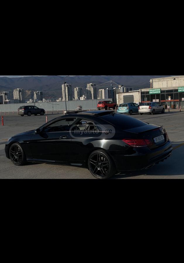 Mercedes-Benz E 400 - фото 1