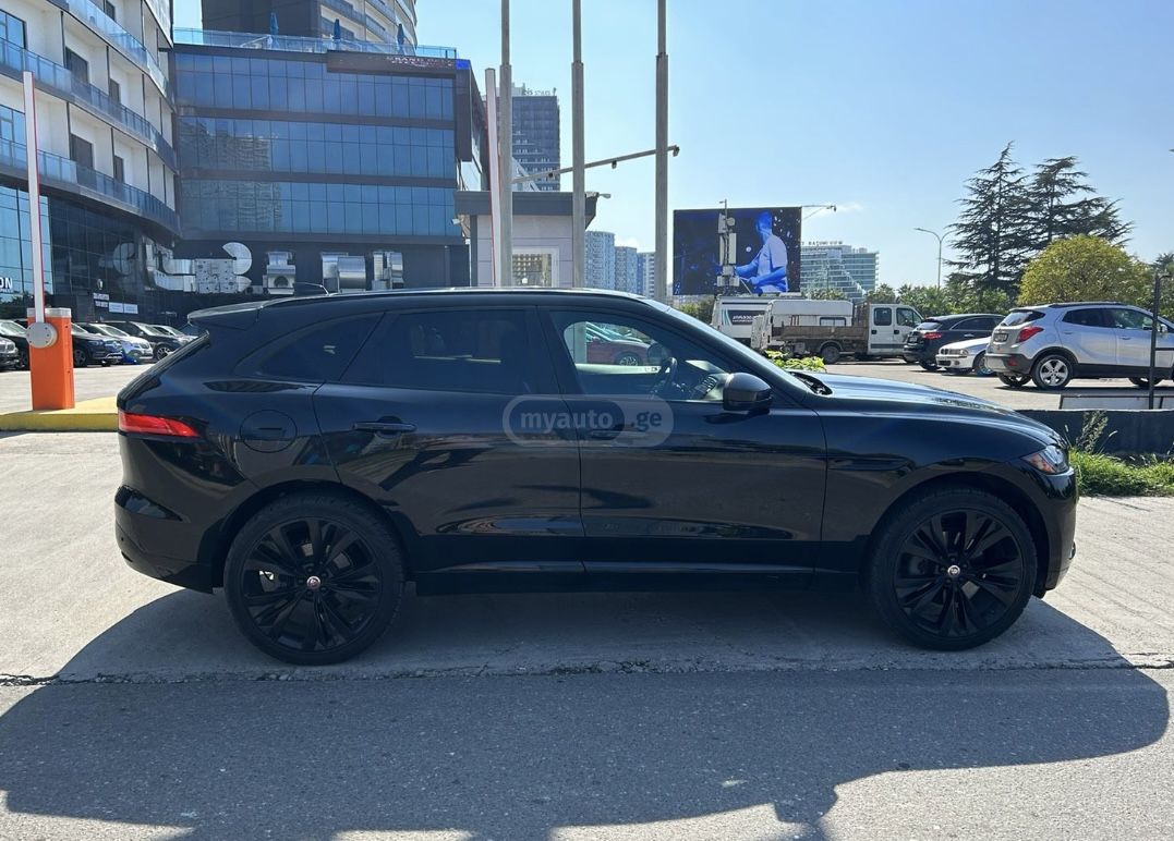 Jaguar F-Pace - фото 3