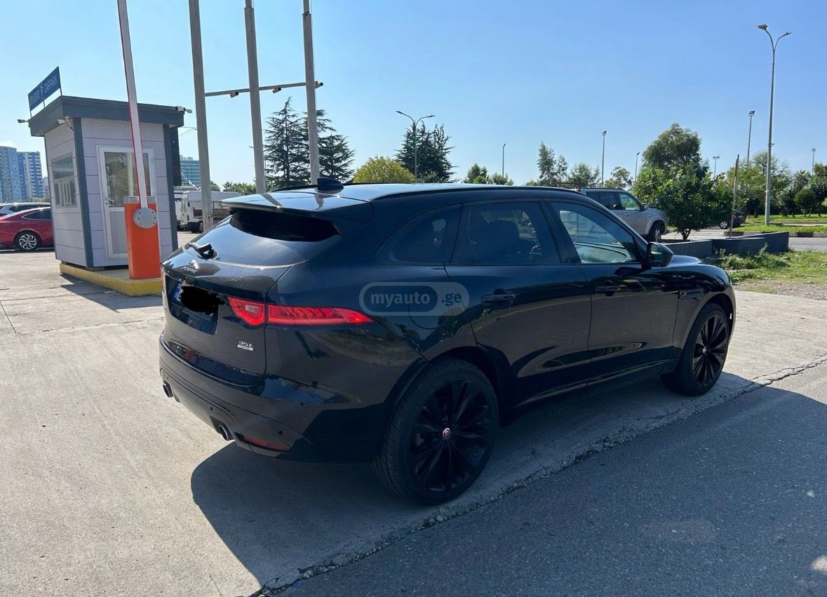 Jaguar F-Pace - фото 4