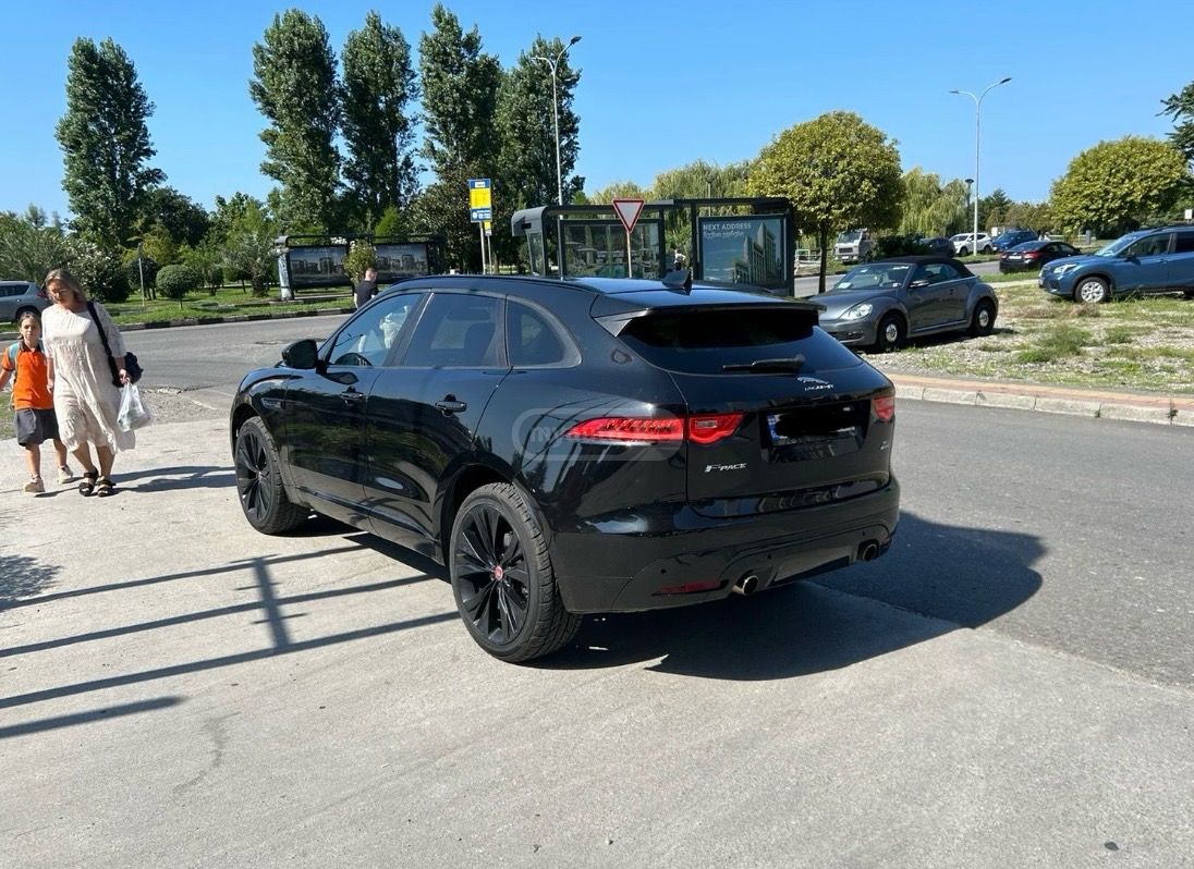Jaguar F-Pace - фото 6