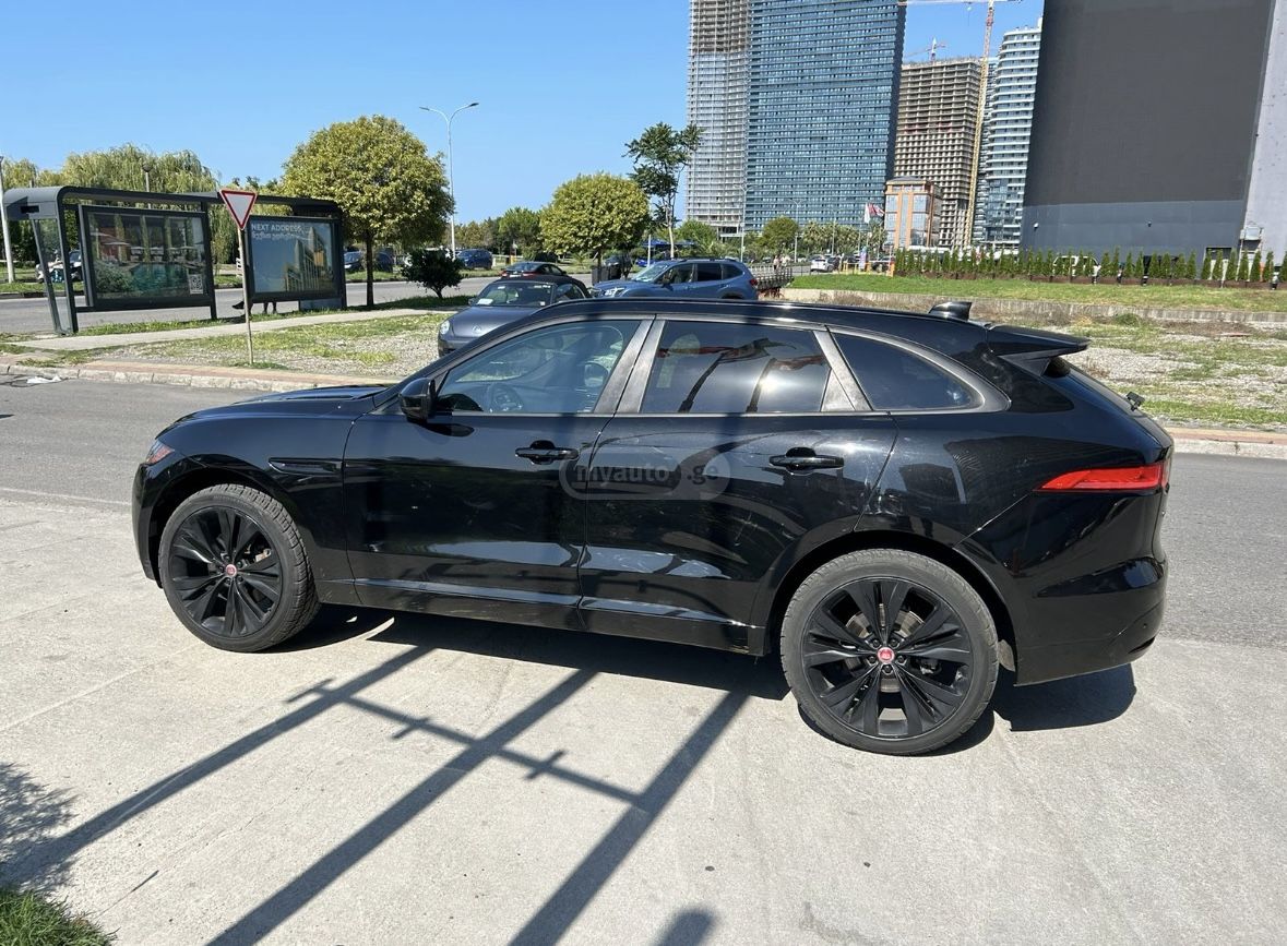 Jaguar F-Pace - фото 7