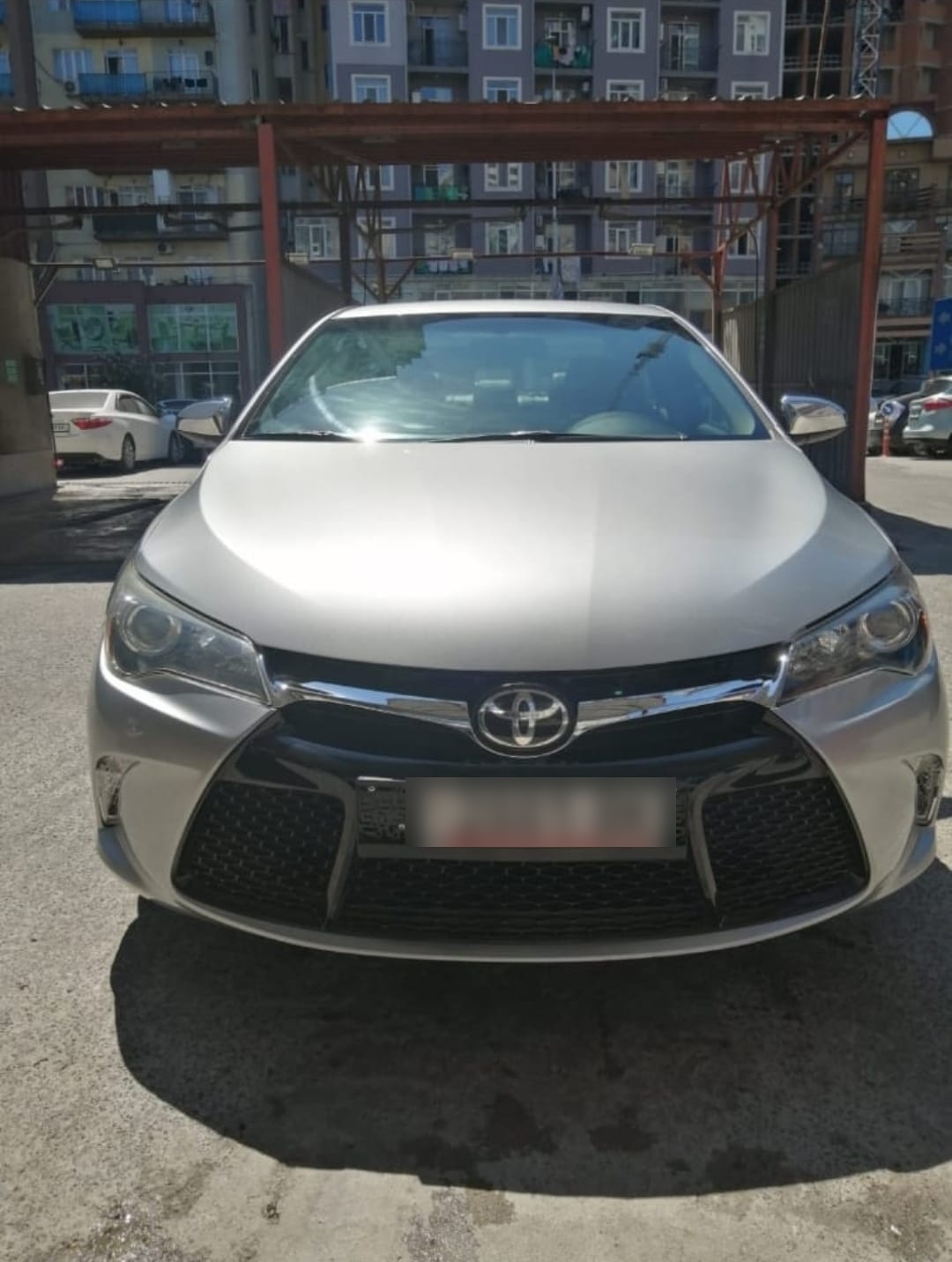 Toyota Camry - фото 1