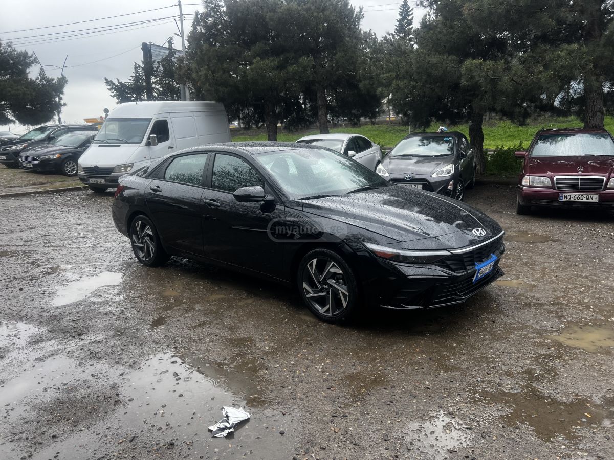 Hyundai Elantra - фото 11