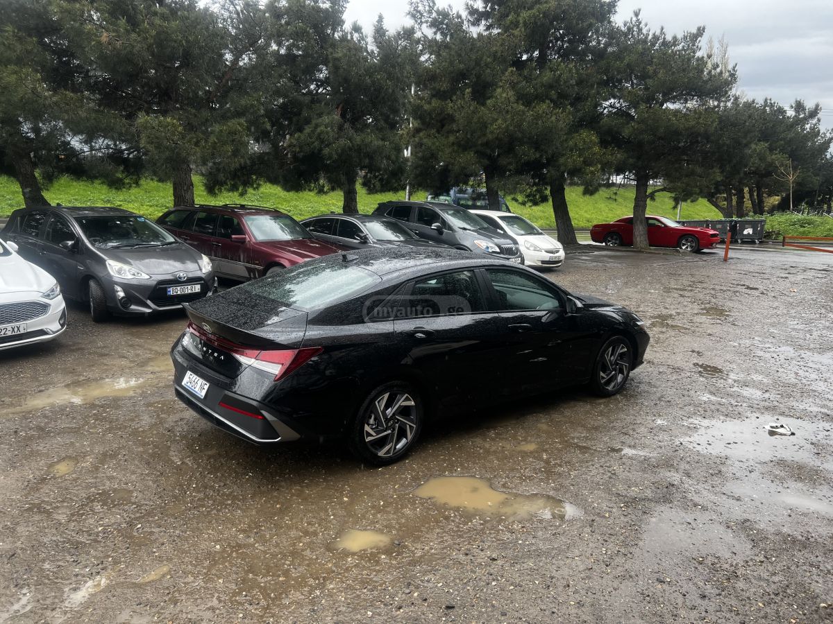 Hyundai Elantra - фото 14