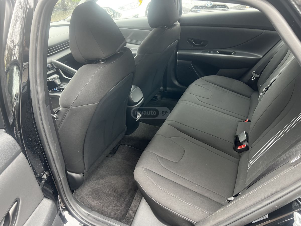 Hyundai Elantra - фото 8