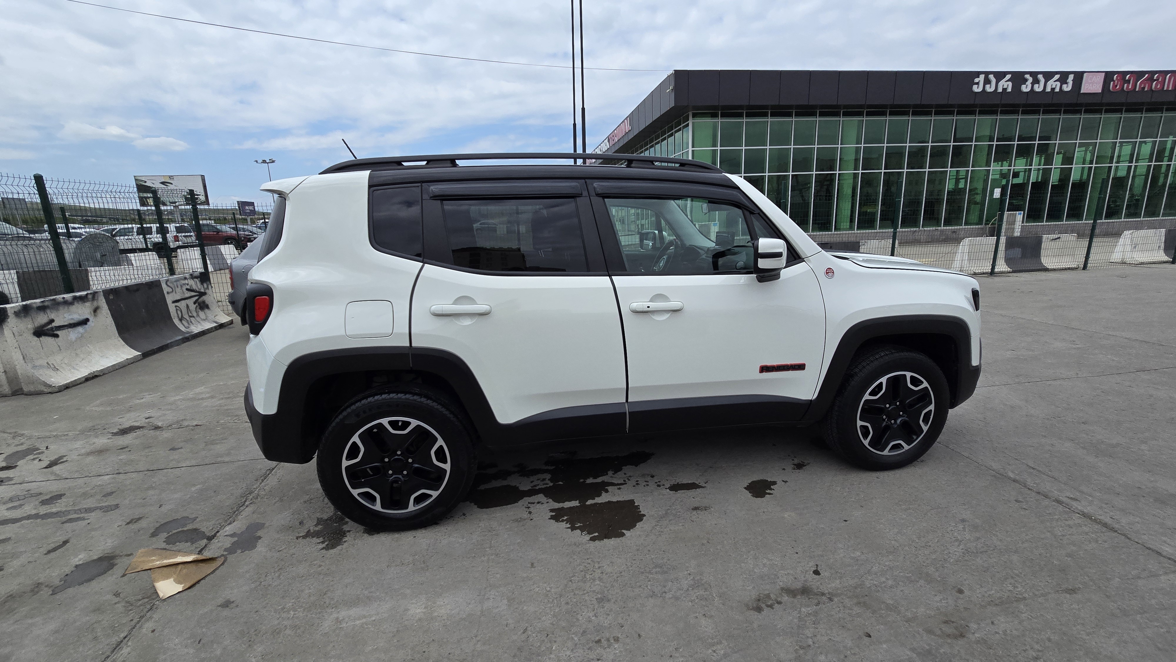 Jeep Renegade - фото 5