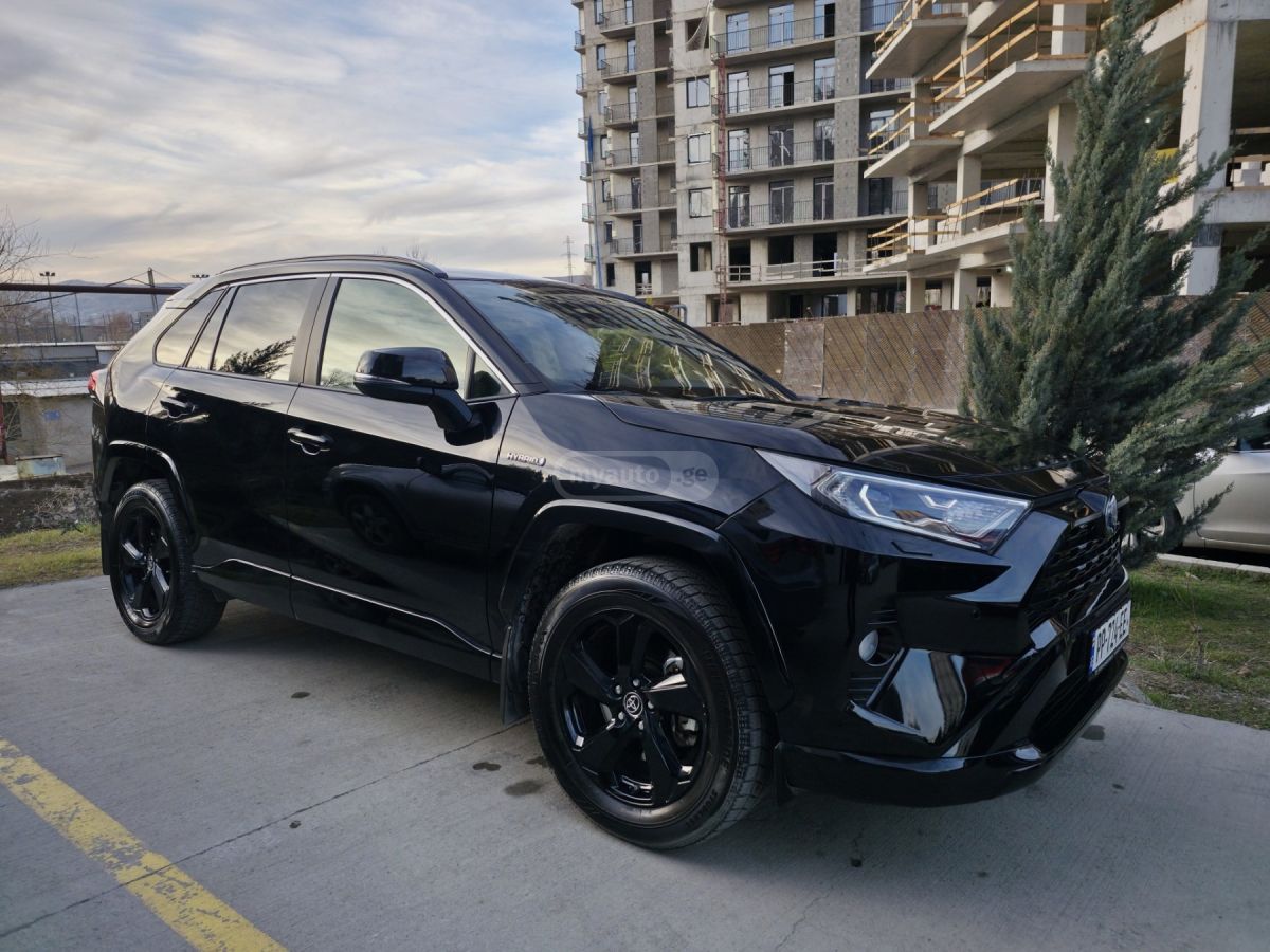 Toyota RAV 4 - фото 1