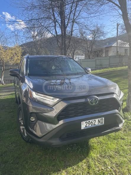 Toyota RAV 4 - фото 1