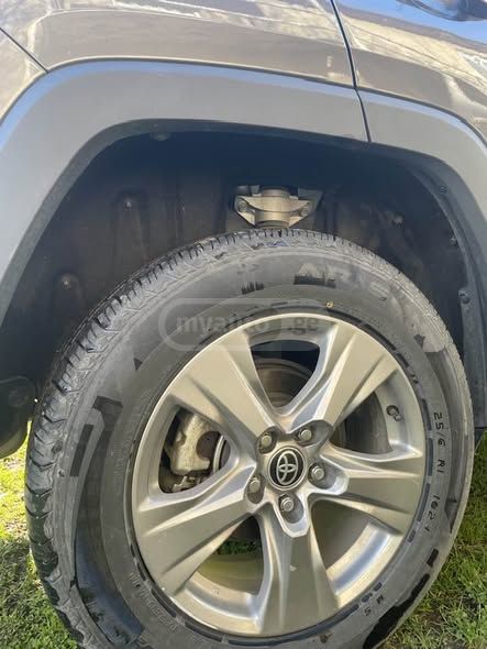 Toyota RAV 4 - фото 10