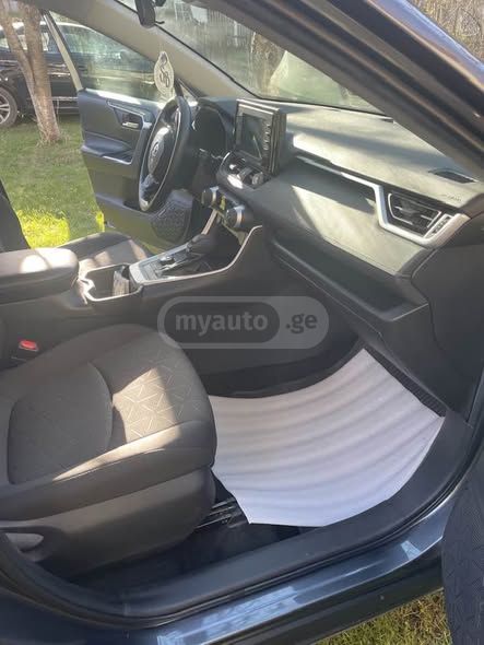 Toyota RAV 4 - фото 4