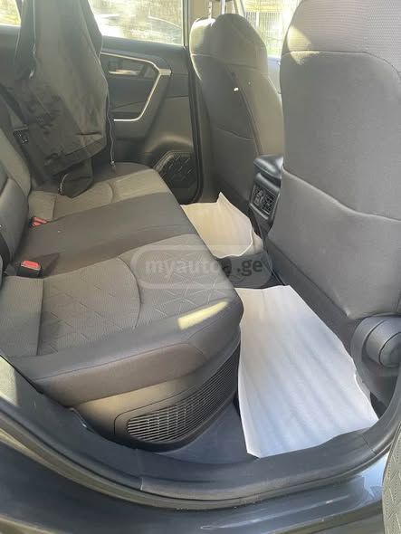 Toyota RAV 4 - фото 5