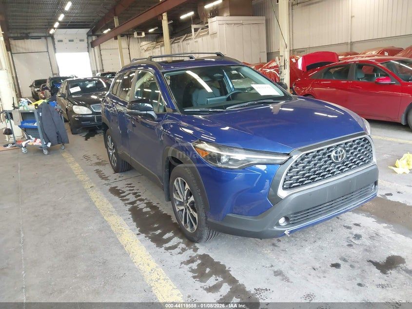 Toyota Corolla cross Xle 2025 — миниатюра 1